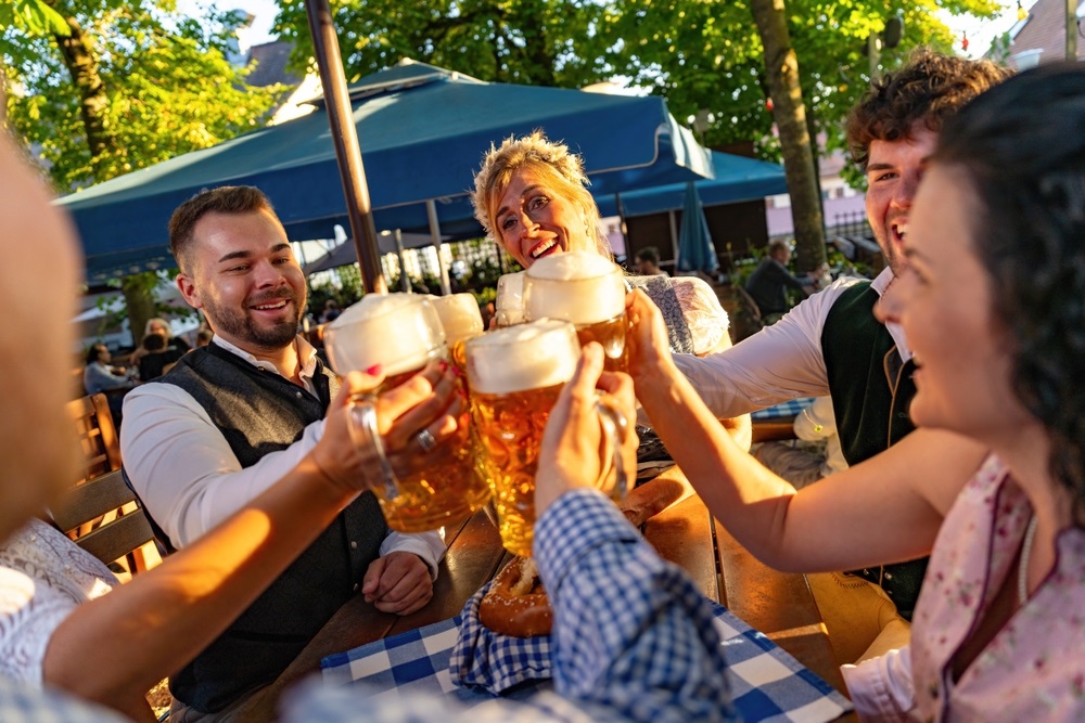 De gezelligheid van Oktoberfest naar Nederland brengen